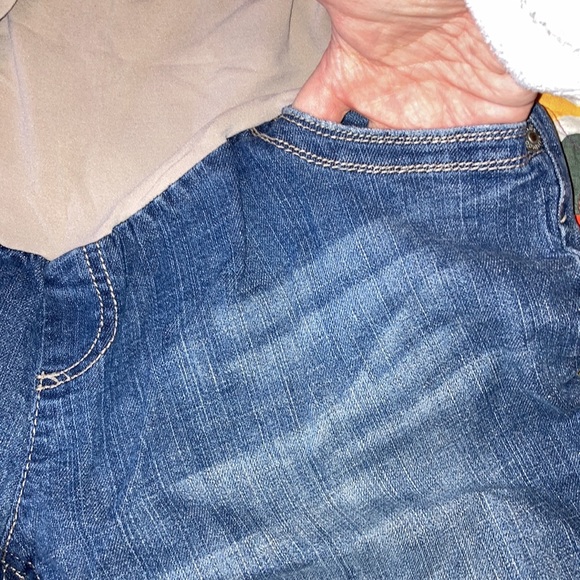 Maternity capris - Picture 3 of 4